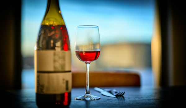 Achat de vin rosé en ligne : qualité et promotions à saisir