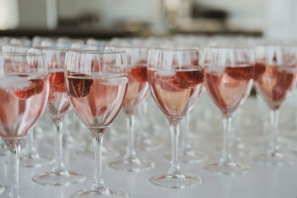 Les meilleures offres de vin rosé en ligne à découvrir