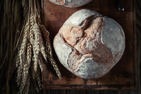 les ustensiles pour des plats à base de grains entiers
